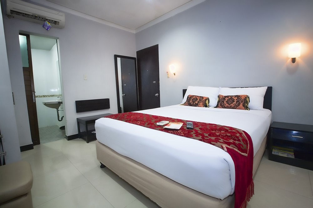 Hotel Celebes Makassar Bagian luar foto