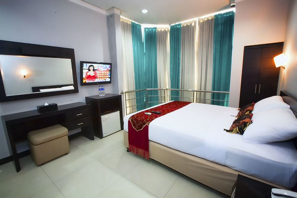 Hotel Celebes Makassar Bagian luar foto
