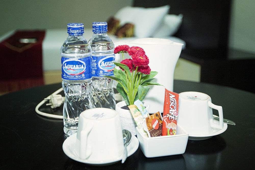 Hotel Celebes Makassar Bagian luar foto