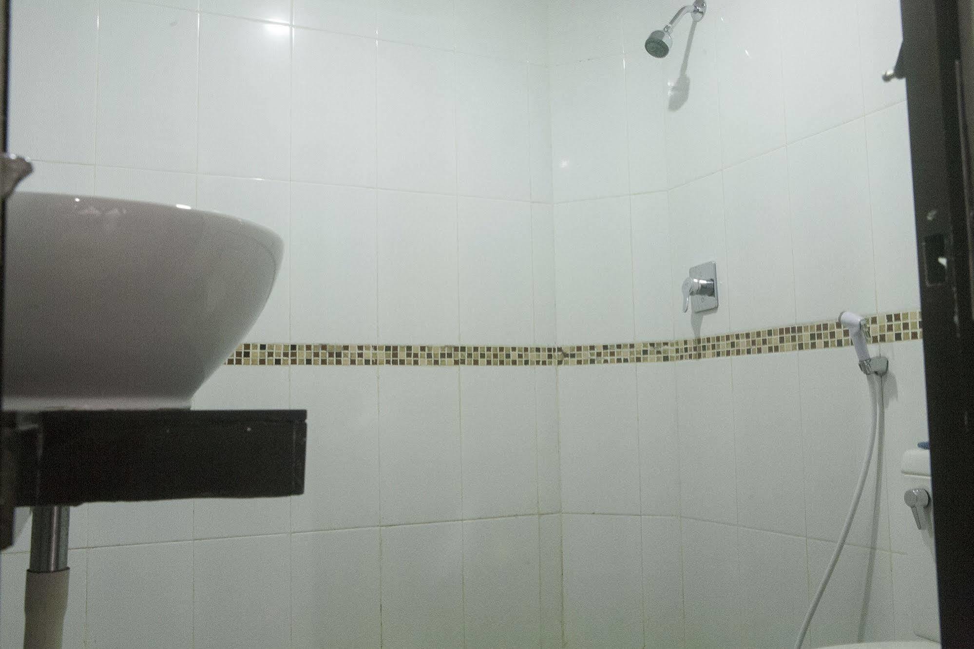Hotel Celebes Makassar Bagian luar foto